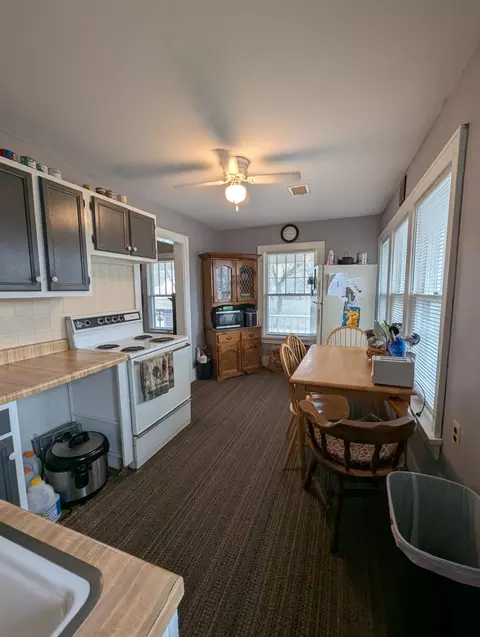 Kitchen - 18770 Jackson St, Hermitage, MO 65668 photo 2 of 2