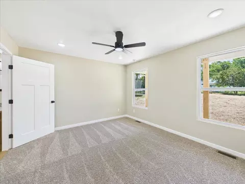 Bedroom - 622 W Stanley St, Buffalo, MO 65622 photo 5 of 7