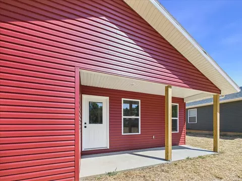 Exterior - 622 W Stanley St, Buffalo, MO 65622 photo 8 of 9