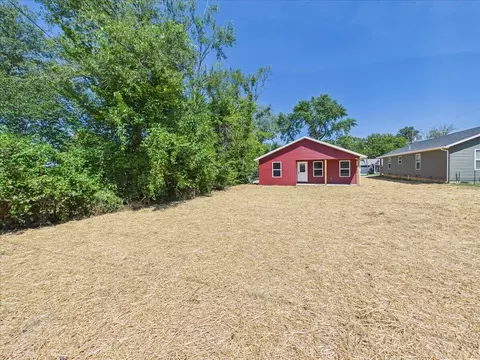 Exterior - 622 W Stanley St, Buffalo, MO 65622 photo 7 of 9