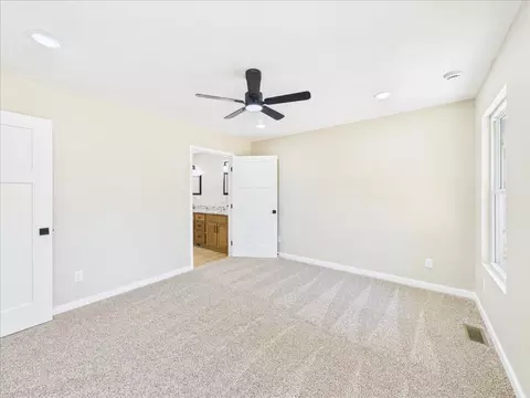 Bedroom - 622 W Stanley St, Buffalo, MO 65622 photo 6 of 7
