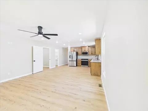 Living - 622 W Stanley St, Buffalo, MO 65622 photo 3 of 4