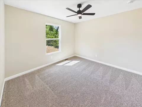 Bedroom - 622 W Stanley St, Buffalo, MO 65622 photo 3 of 7