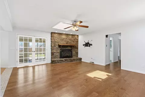 Living - 2466 E Cambridge St, Springfield, MO 65804 photo 5 of 9