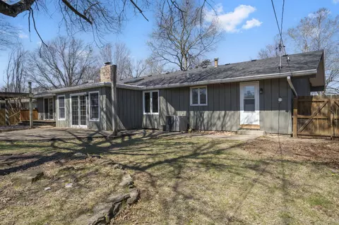 Exterior - 2466 E Cambridge St, Springfield, MO 65804 photo 7 of 11