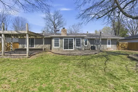 Exterior - 2466 E Cambridge St, Springfield, MO 65804 photo 6 of 11