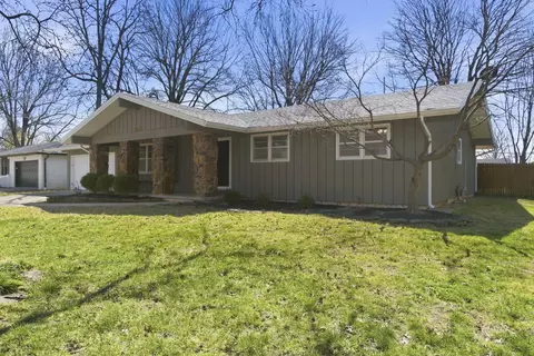 Exterior - 2466 E Cambridge St, Springfield, MO 65804 photo 10 of 11