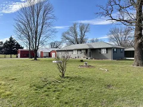 4097 S 110th Rd, Bolivar, MO 65613