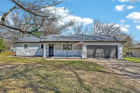 726 S Abbey Rd, Springfield, MO 65809