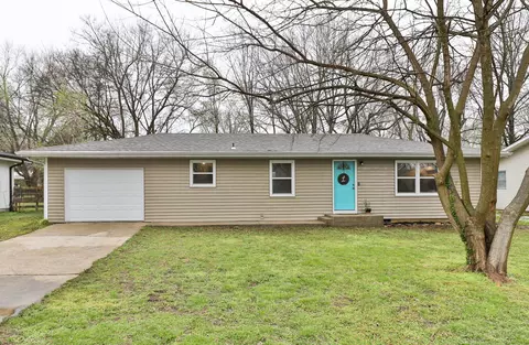 1111 S Martin Ave, Bolivar, MO 65613