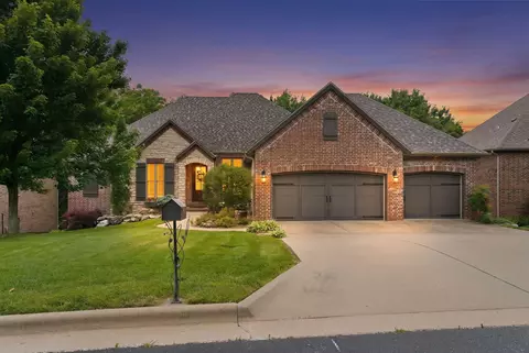 5341 S Woodfield Ave, Springfield, MO 65810