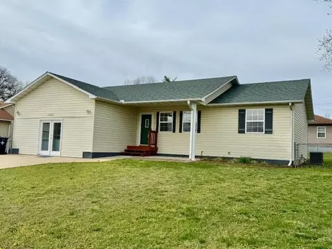 1605 Riggs St, West Plains, MO 65775