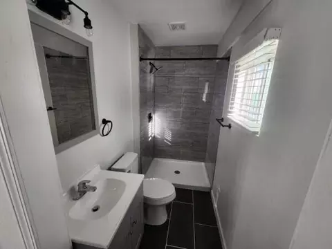 Bath - 2203 N National Ave, Springfield, MO 65803 photo 3 of 3