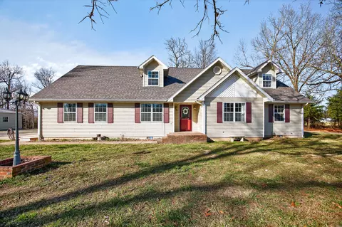 486 Tower Rd, Marshfield, MO 65706