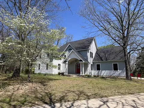 116 Clingan Ave, Willow Springs, MO 65793