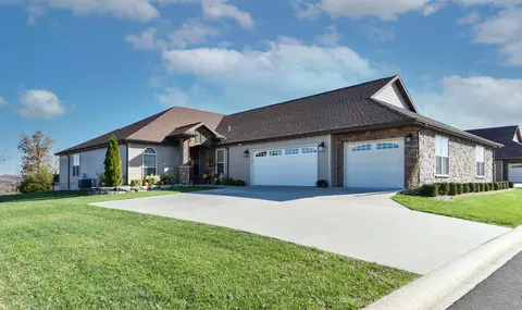 92 Mountain View Ct, Branson West, MO 65737