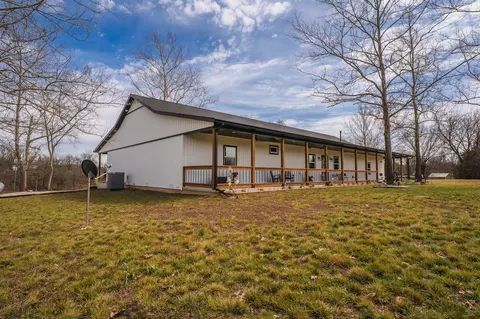 1489 E 568th Rd, Brighton, MO 65617