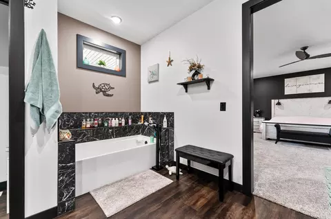 Bath - 1489 E 568th Rd, Brighton, MO 65617 photo 1 of 3