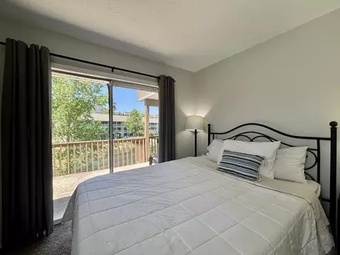 Bedroom - 40 Scenic Court Par 40 UNIT 5 AND 5A, Branson, MO 65616 photo 3 of 4