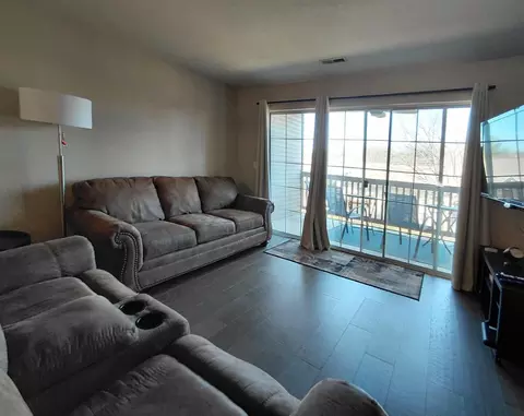 Living - 610 Abby Lane Par 61 UNIT 17, Branson, MO 65616 photo 2 of 3