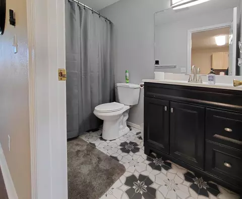 Bath - 610 Abby Lane Par 61 UNIT 17, Branson, MO 65616 photo 3 of 3