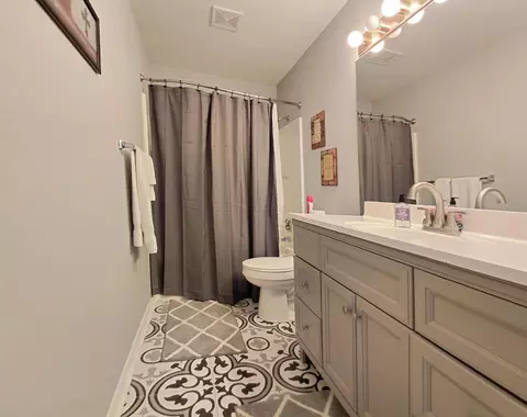 Bath - 610 Abby Lane Par 61 UNIT 17, Branson, MO 65616 photo 1 of 3