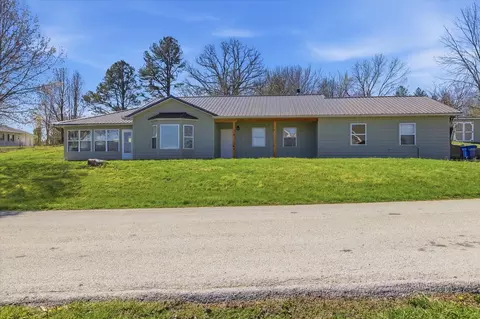 208 N Julie Ave, Mansfield, MO 65704