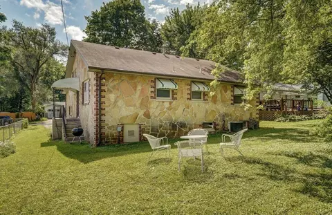 Exterior - 613 S Wildan Ave, Springfield, MO 65802 photo 6 of 9