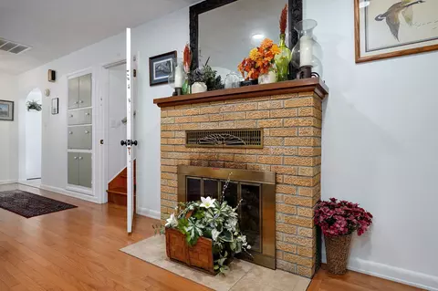 Entry Way - 613 S Wildan Ave, Springfield, MO 65802 photo 3 of 4