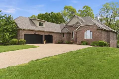 6048 S Black Oak Dr, Springfield, MO 65804