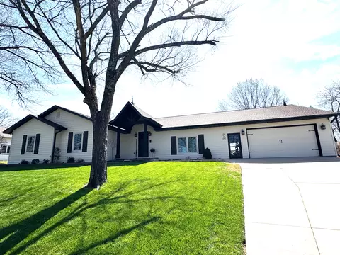 8 Midview Dr, Kimberling City, MO 65686