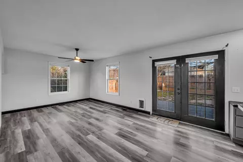 Living - 105 Pennycuick Dr, Mountain View, MO 65548 photo 6 of 7