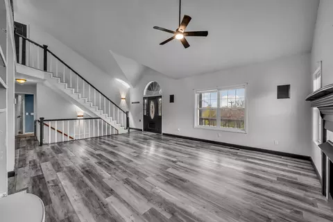 Living - 105 Pennycuick Dr, Mountain View, MO 65548 photo 7 of 7