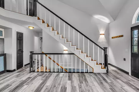 Entry Way - 105 Pennycuick Dr, Mountain View, MO 65548 photo 4 of 4