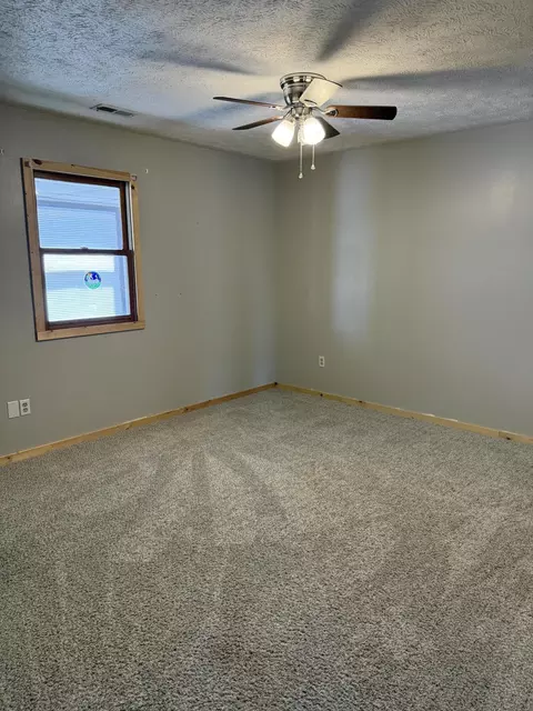 Bedroom - 12223 Nodaway Ln, Plato, MO 65552 photo 1 of 3