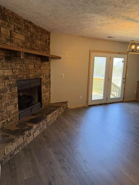 Living - 12223 Nodaway Ln, Plato, MO 65552 photo 4 of 4