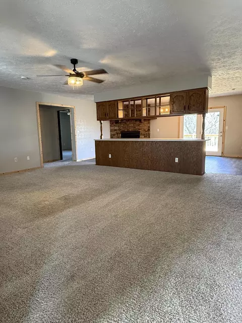 Living - 12223 Nodaway Ln, Plato, MO 65552 photo 2 of 4