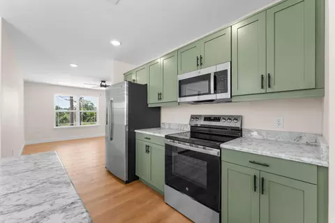 Kitchen - 240 Field Rd, Powersite, MO 65731 photo 10 of 11