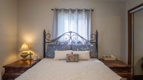 Bedroom - 815 Brewer St, Thayer, MO 65791 photo 4 of 9