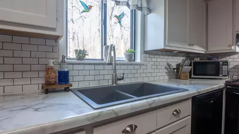 Kitchen - 815 Brewer St, Thayer, MO 65791 photo 4 of 7