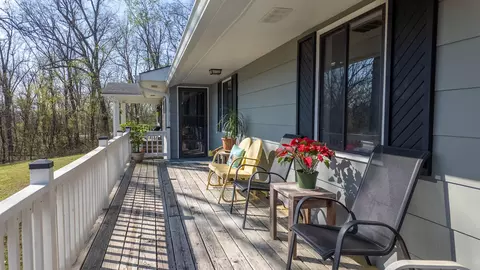Exterior - 815 Brewer St, Thayer, MO 65791 photo 5 of 15