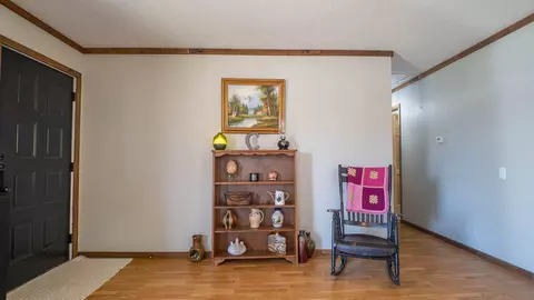 Entry Way - 815 Brewer St, Thayer, MO 65791 photo 5 of 9
