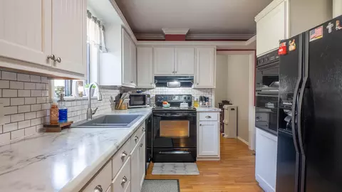 Kitchen - 815 Brewer St, Thayer, MO 65791 photo 7 of 7