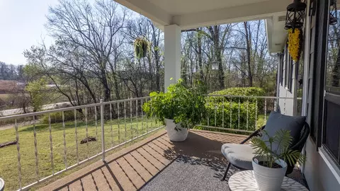 Exterior - 815 Brewer St, Thayer, MO 65791 photo 4 of 15