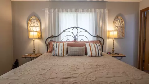 Bedroom - 815 Brewer St, Thayer, MO 65791 photo 8 of 9