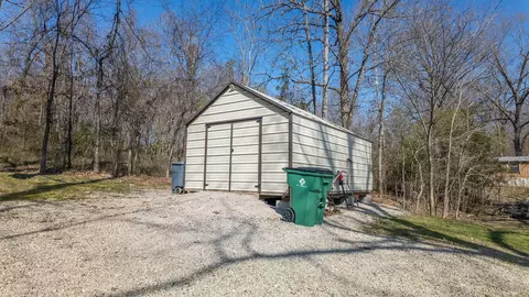Exterior - 815 Brewer St, Thayer, MO 65791 photo 14 of 15