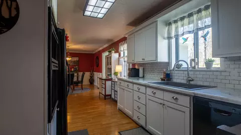 Kitchen - 815 Brewer St, Thayer, MO 65791 photo 1 of 7