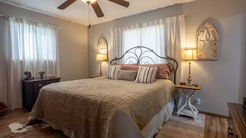 Bedroom - 815 Brewer St, Thayer, MO 65791 photo 6 of 9