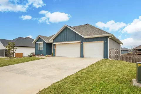 1112 S Cumberland Ave, Republic, MO 65738