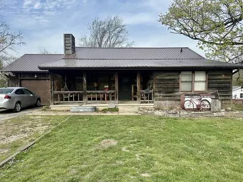 231 N Olive St, Marshfield, MO 65706